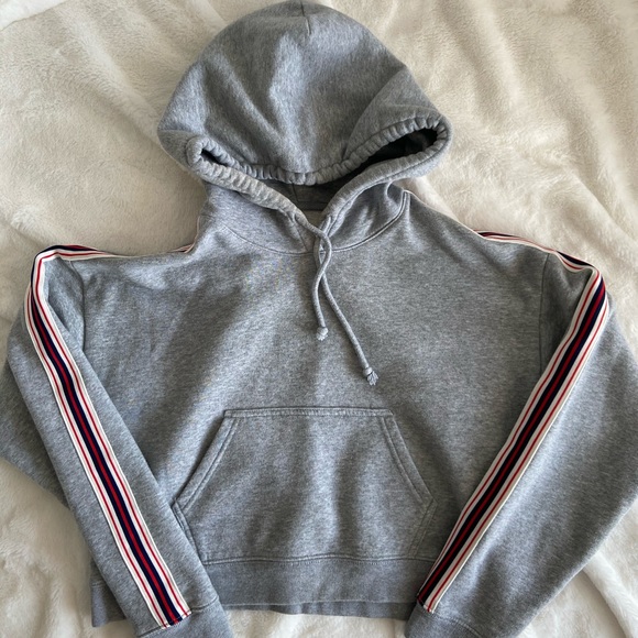 XS Aritzia Tna Cropped Hoodie - Picture 2 of 3